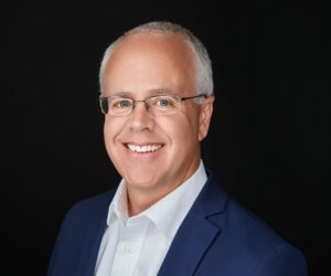 A9_20221110_00712_1, paul bellinger boise photographer, Adler headshots full crop fb